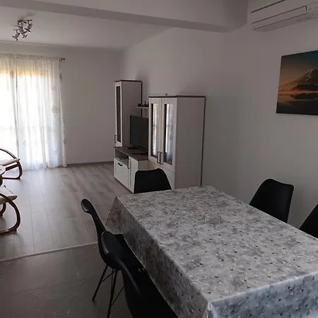 Apartment Danica *
