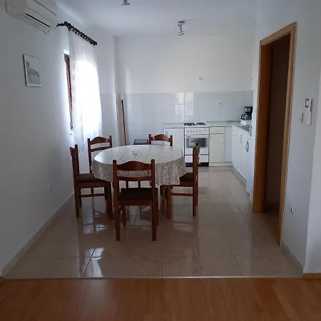 Danica Apartment *