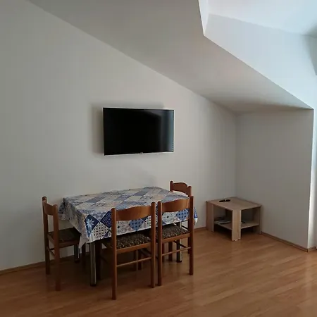 Danica Apartment *
